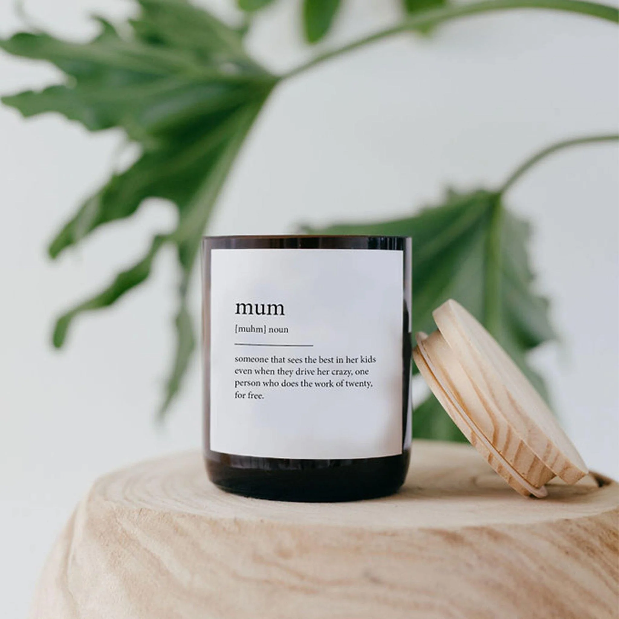 "Mum" Dictionary Candle - Image 3